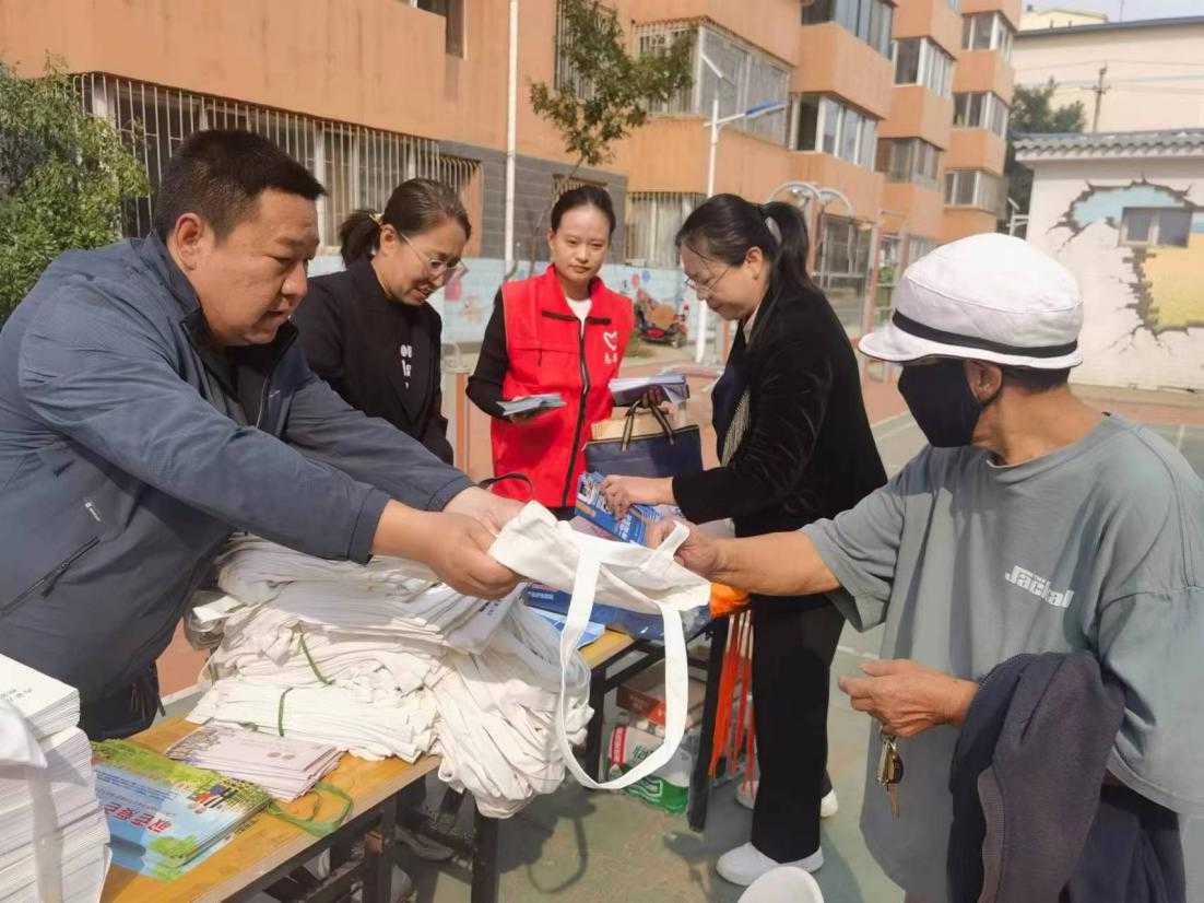 自治区医保局开展“讲好民族团结进步故事，构筑中华民族共有精神家园”民族团结进步活动月主题党日活动